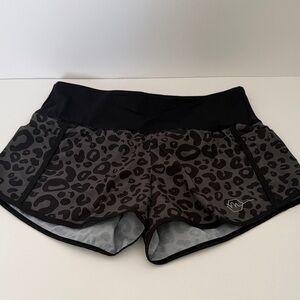 Maven Thread Small Black Leopard Print Elite Shorts 3.5”